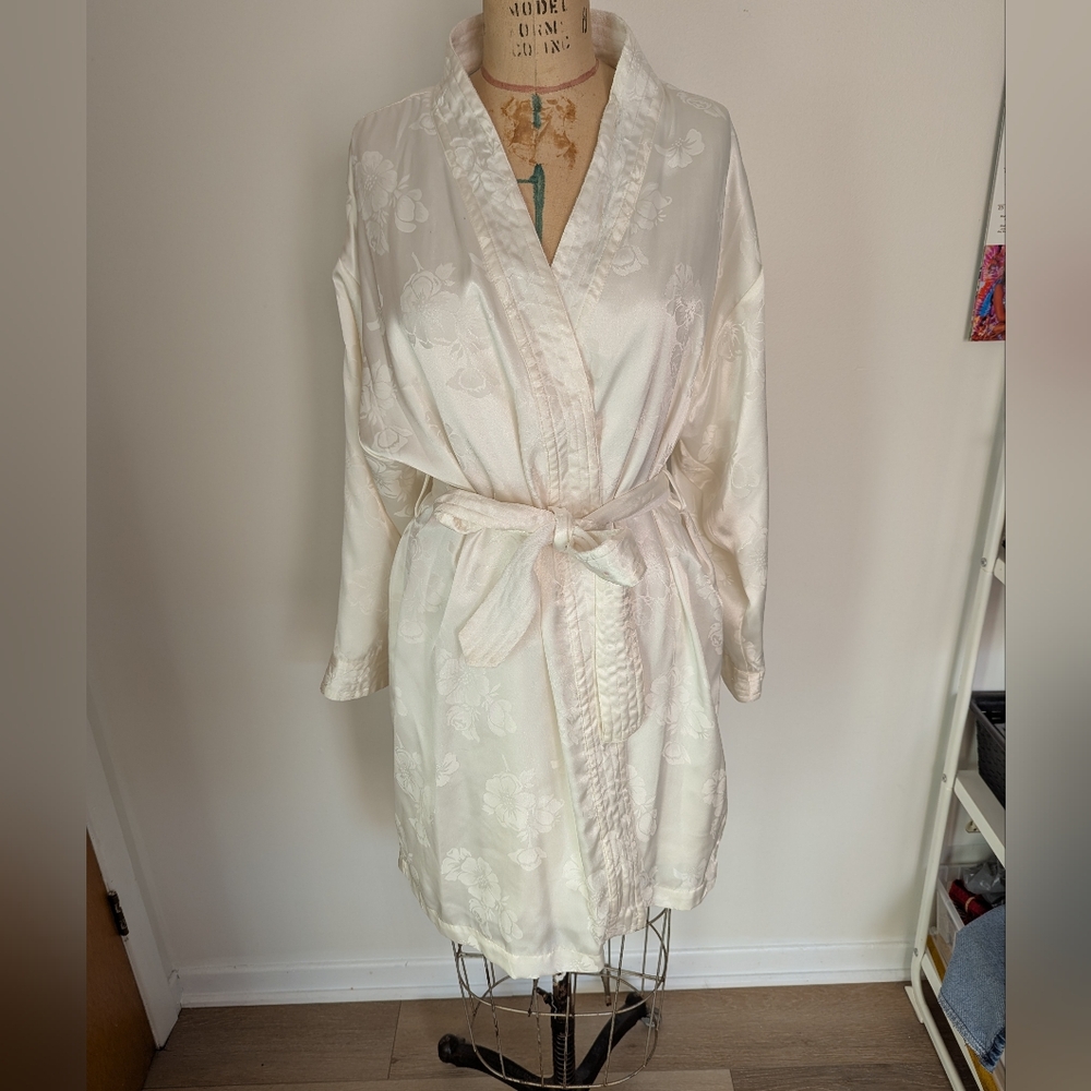Cream Floral Women's Robe